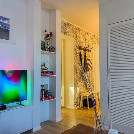 Cozy & Artsy Apartment, Dedicated Office & Walk-in Closet! شقة *